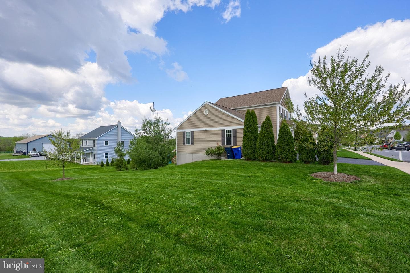 100 Kenneth Drive photo 11