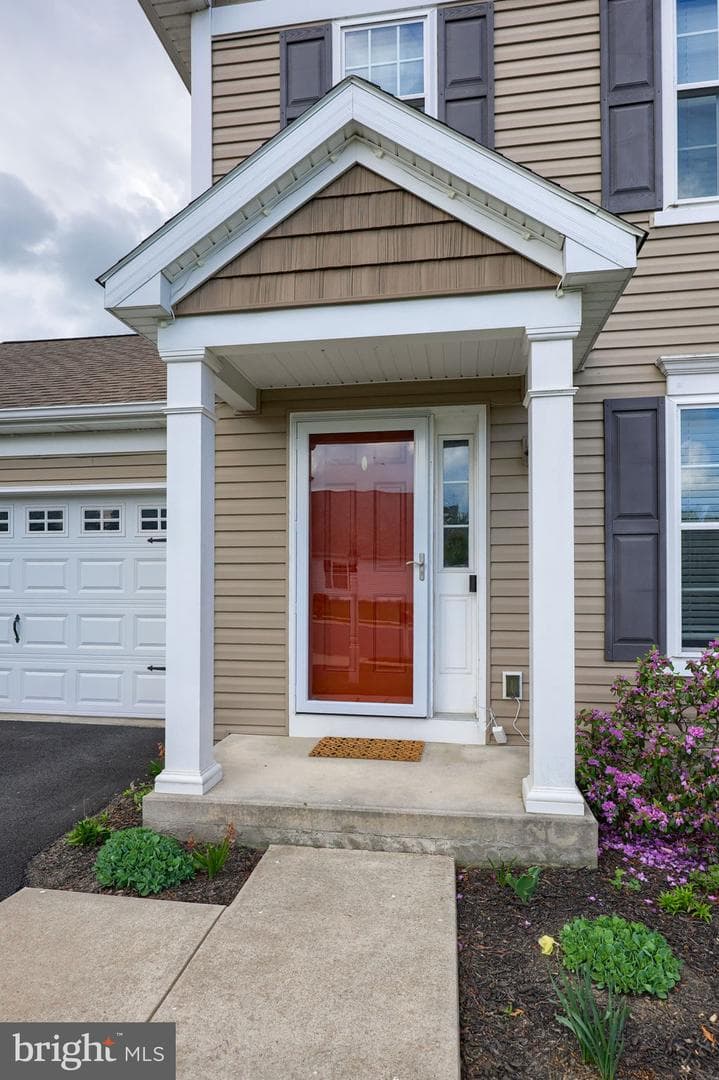 100 Kenneth Drive photo 13
