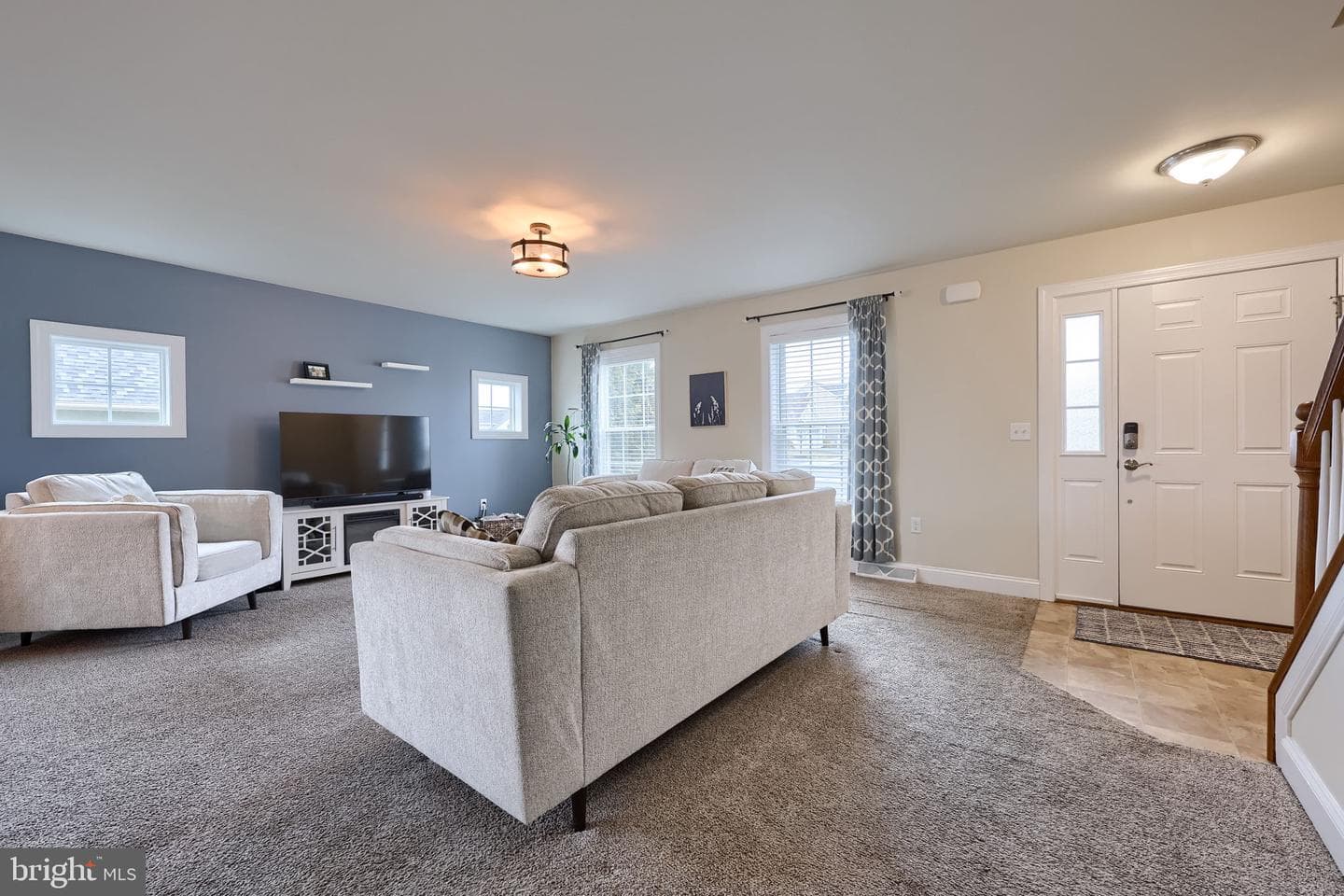 100 Kenneth Drive photo 15
