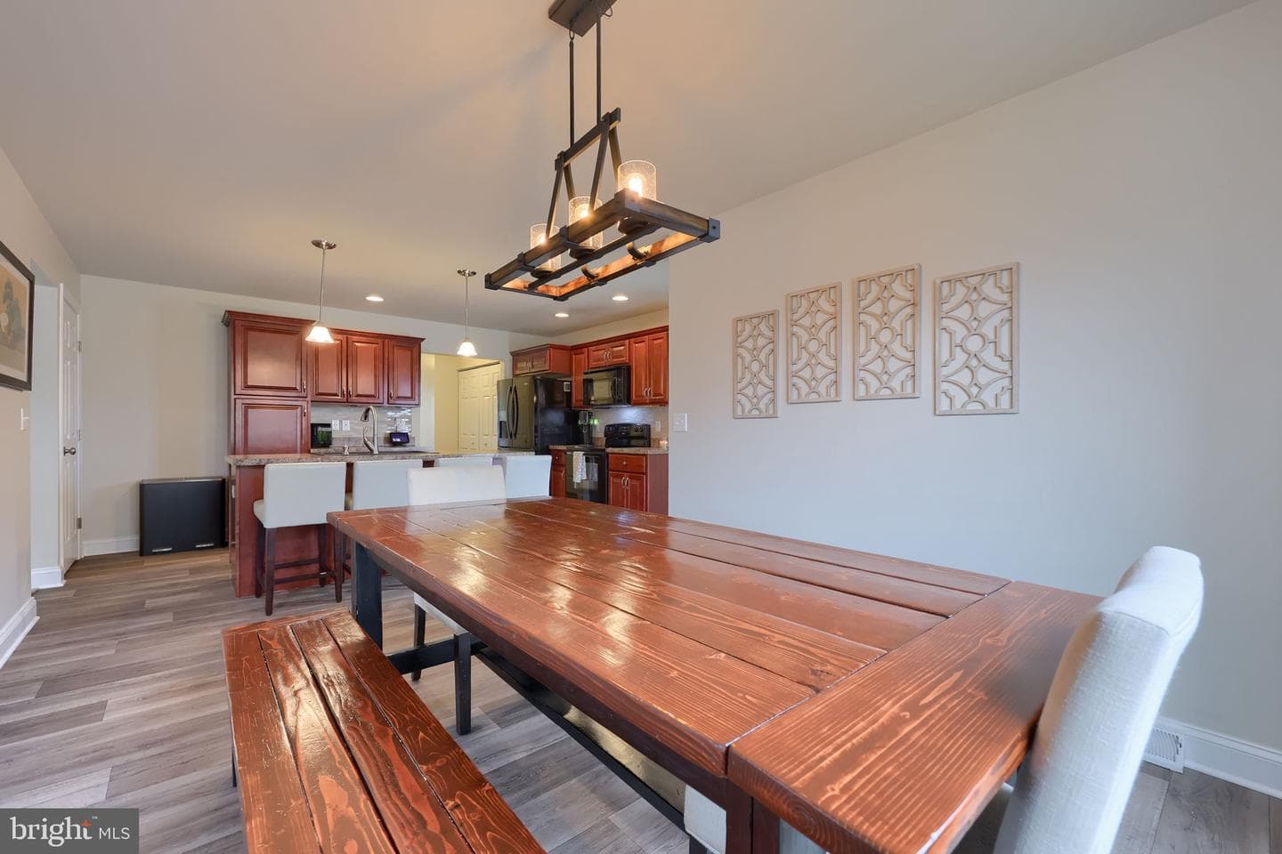 100 Kenneth Drive photo 23