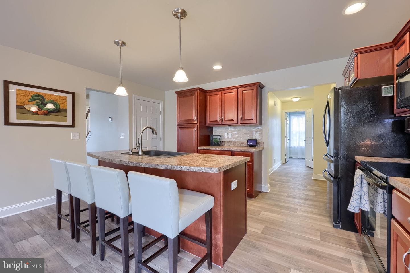 100 Kenneth Drive photo 31