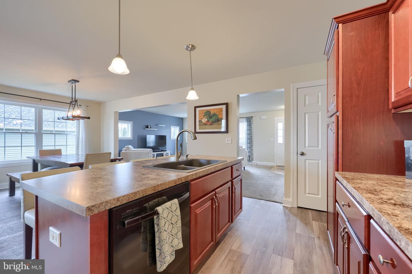 100 Kenneth Drive photo 33