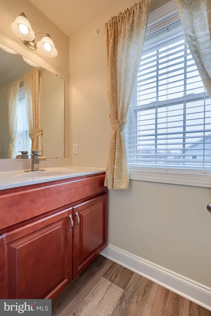 100 Kenneth Drive photo 34
