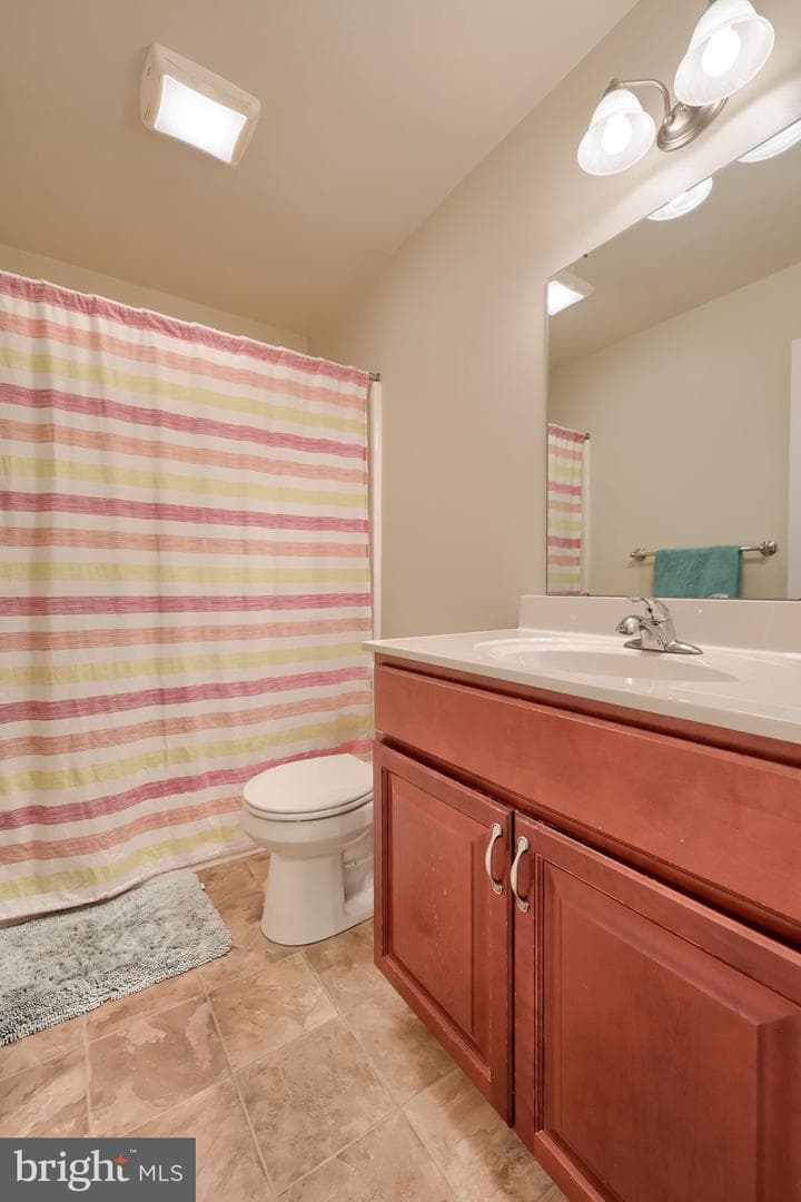 100 Kenneth Drive photo 38