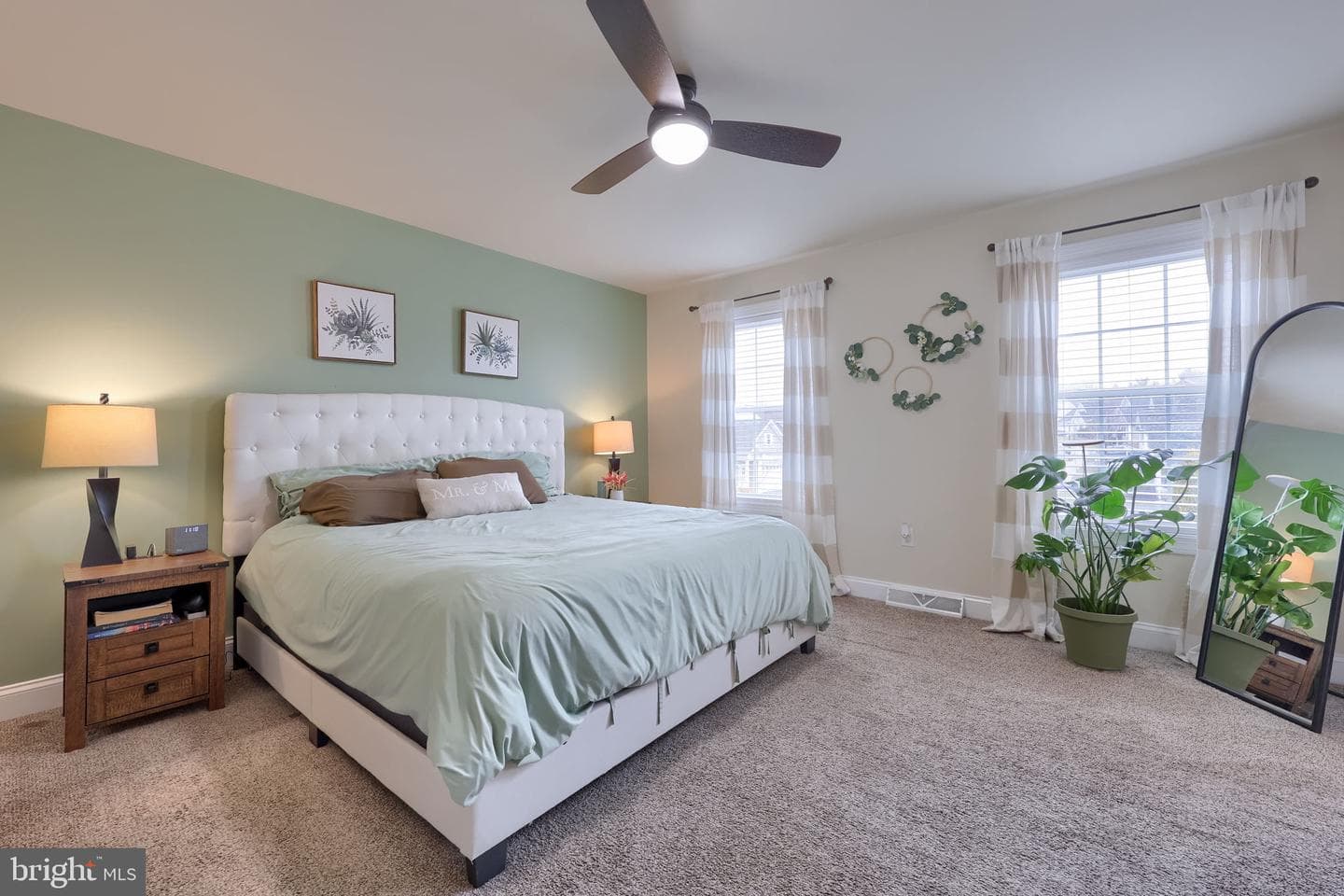 100 Kenneth Drive photo 39