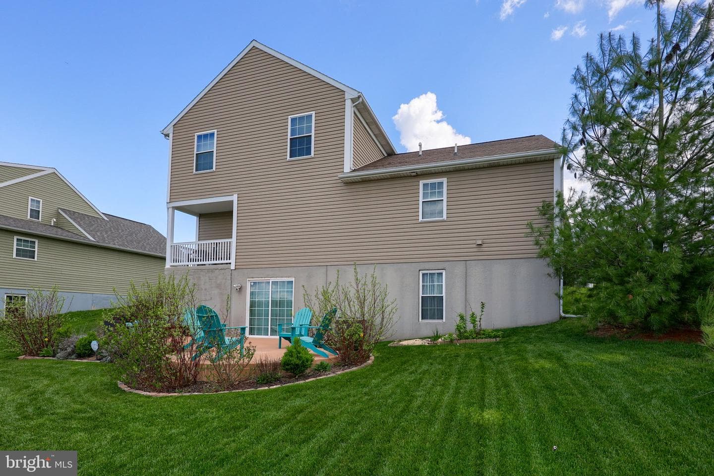 100 Kenneth Drive photo 6