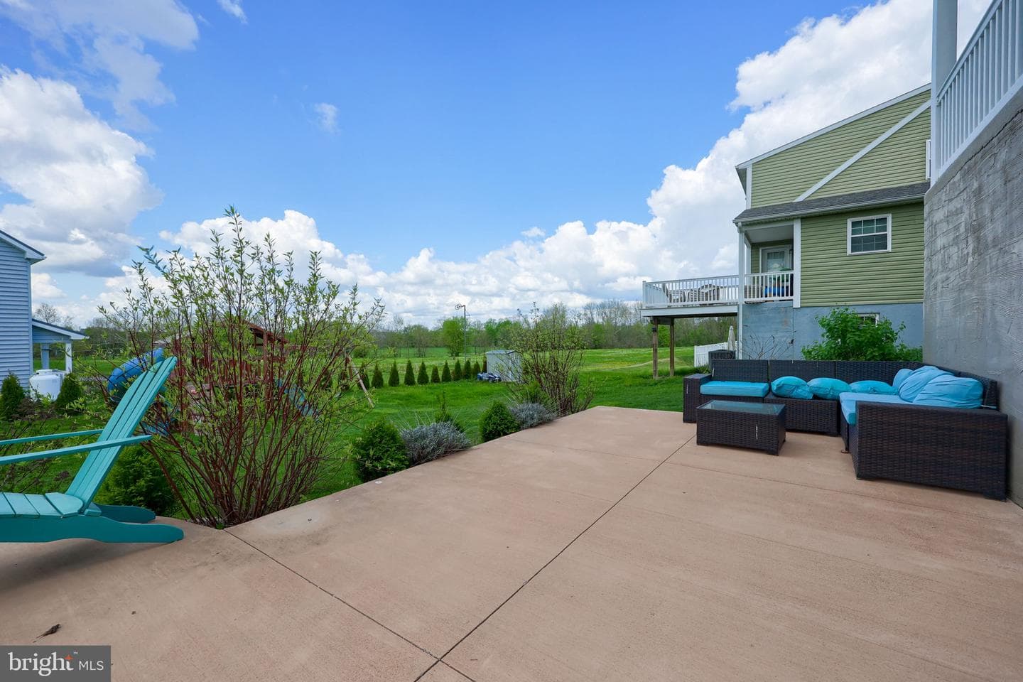 100 Kenneth Drive photo 9