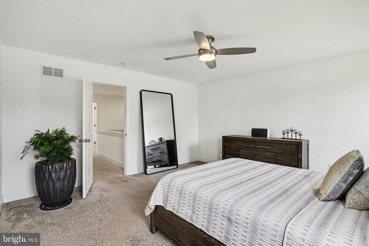 401 Wendover Way photo 20