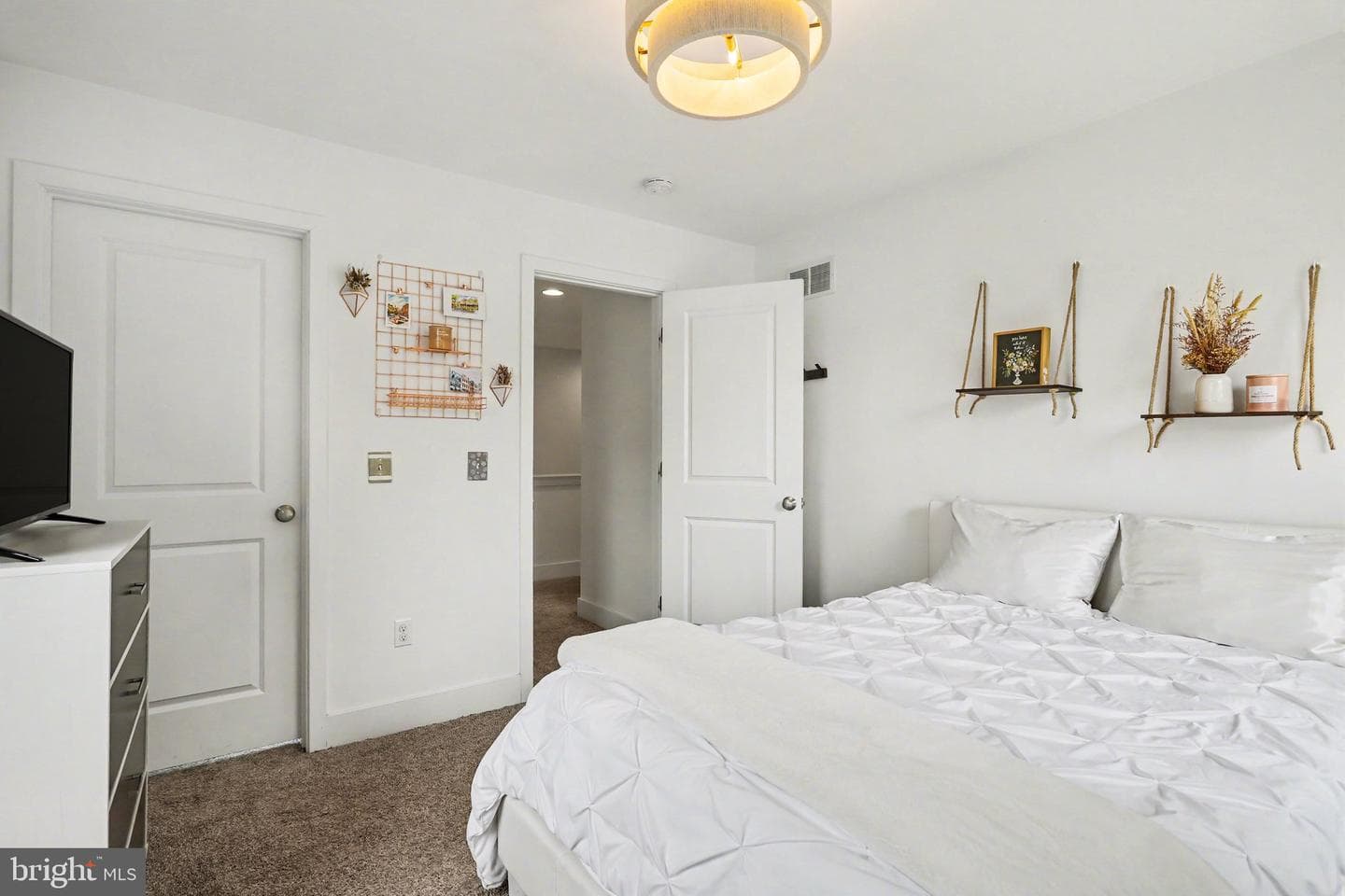 401 Wendover Way photo 25