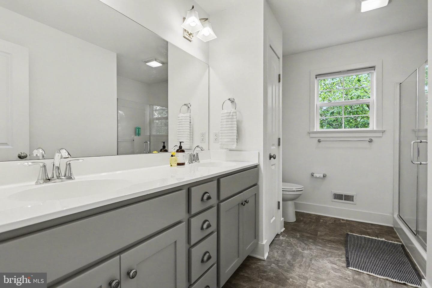 401 Wendover Way photo 32