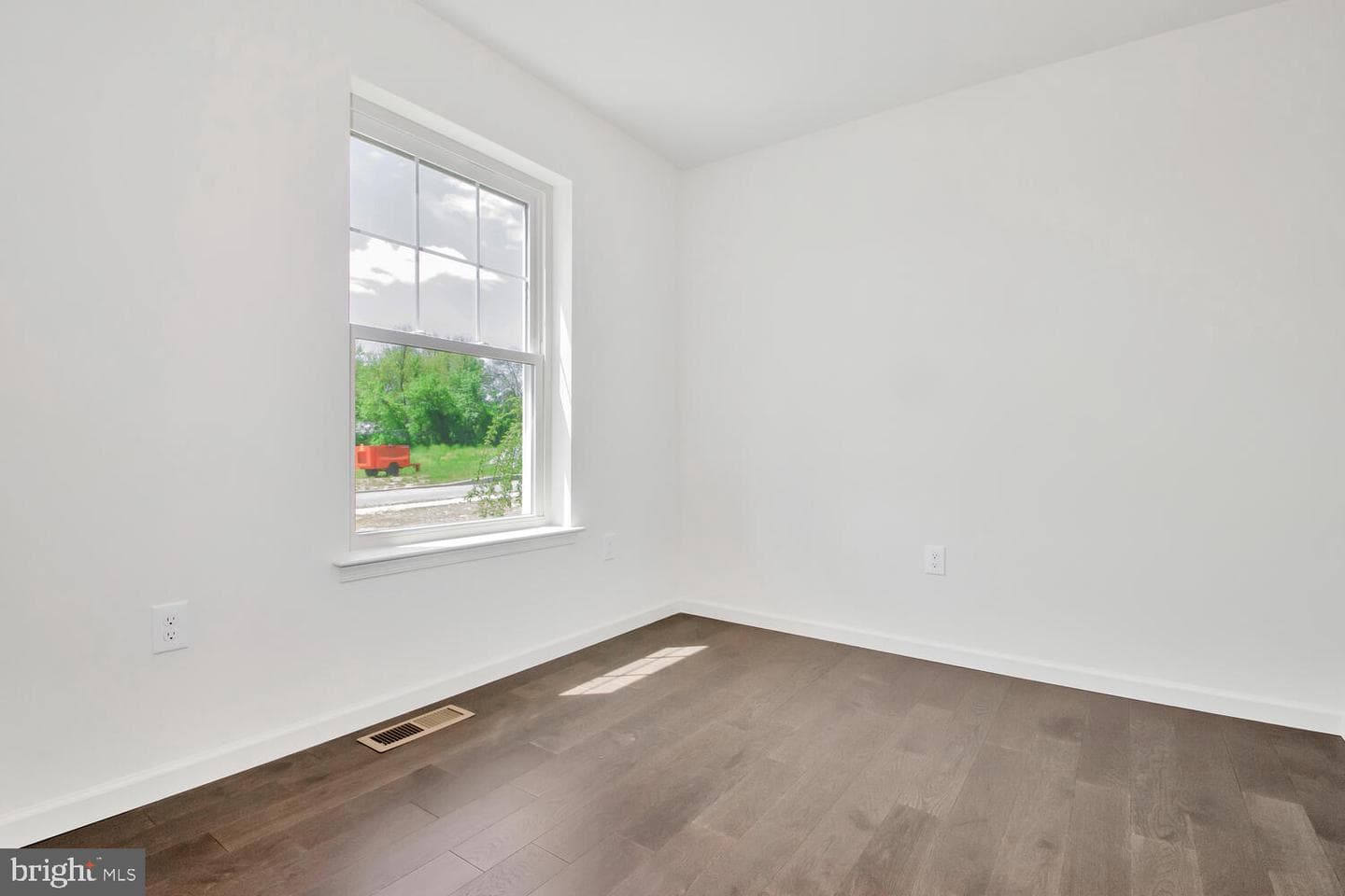 620 S Smith Drive #(Hemlock) photo 4