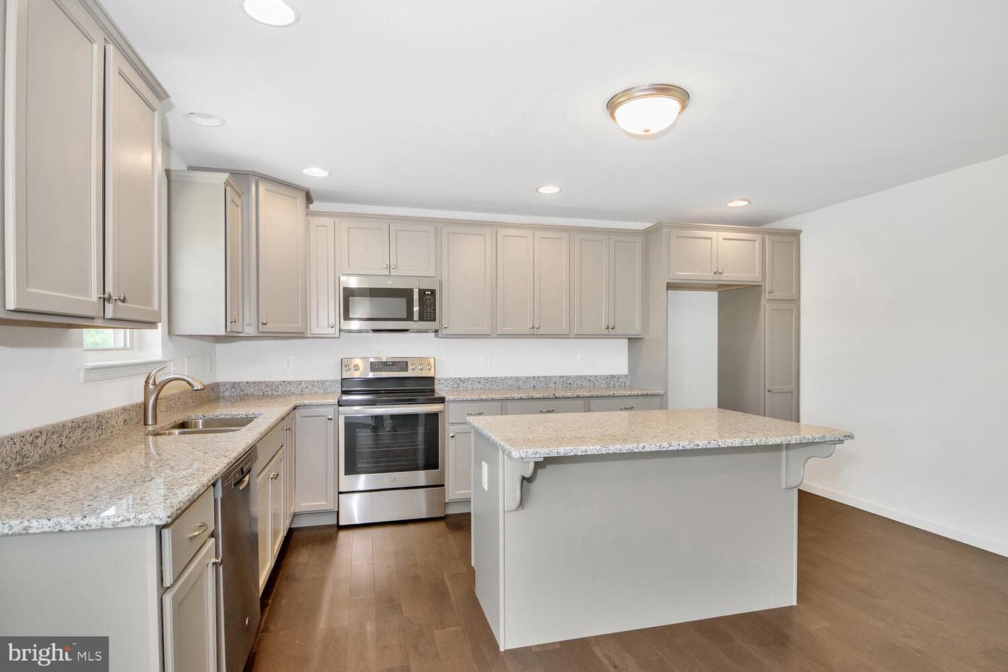 620 S Smith Drive #(Hemlock) photo 9
