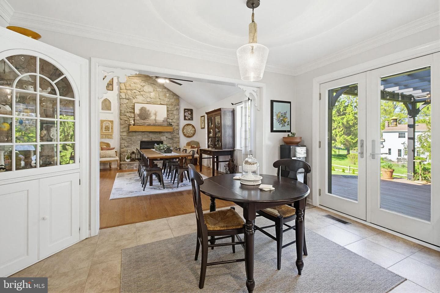7 Thornhill Lane photo 4