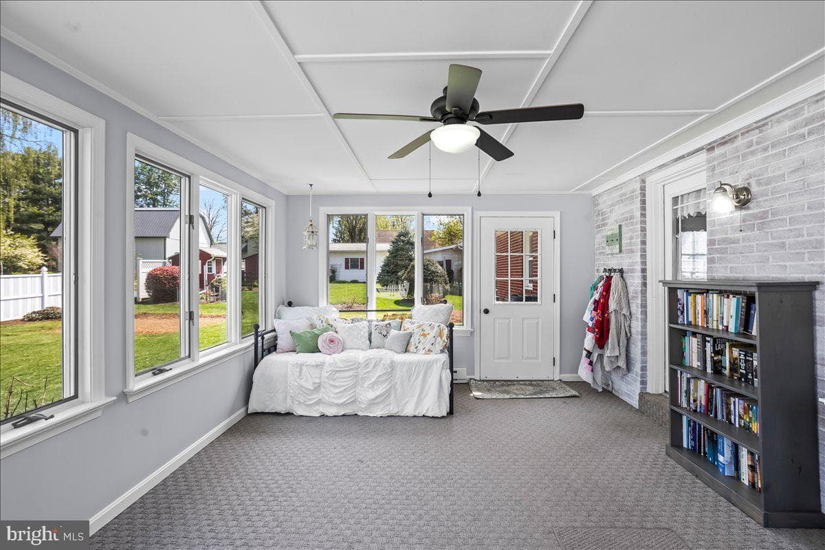 6281 Carpenter Street photo 18