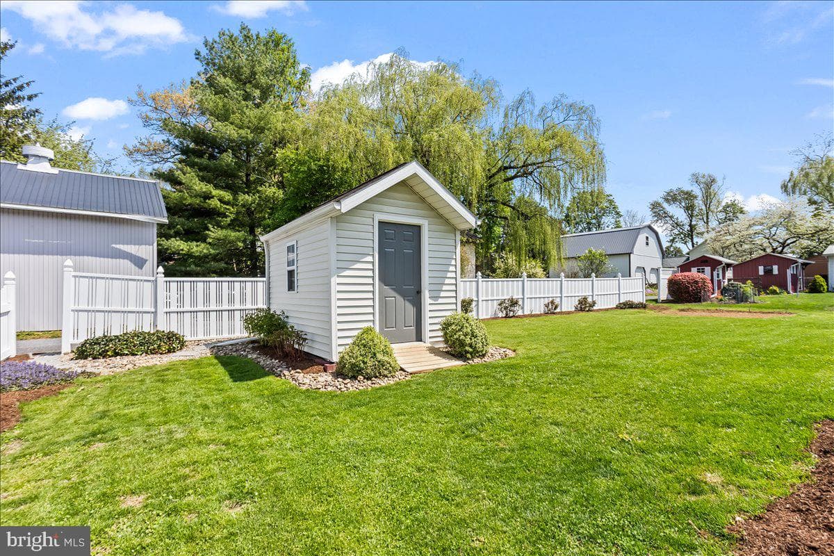 6281 Carpenter Street photo 22