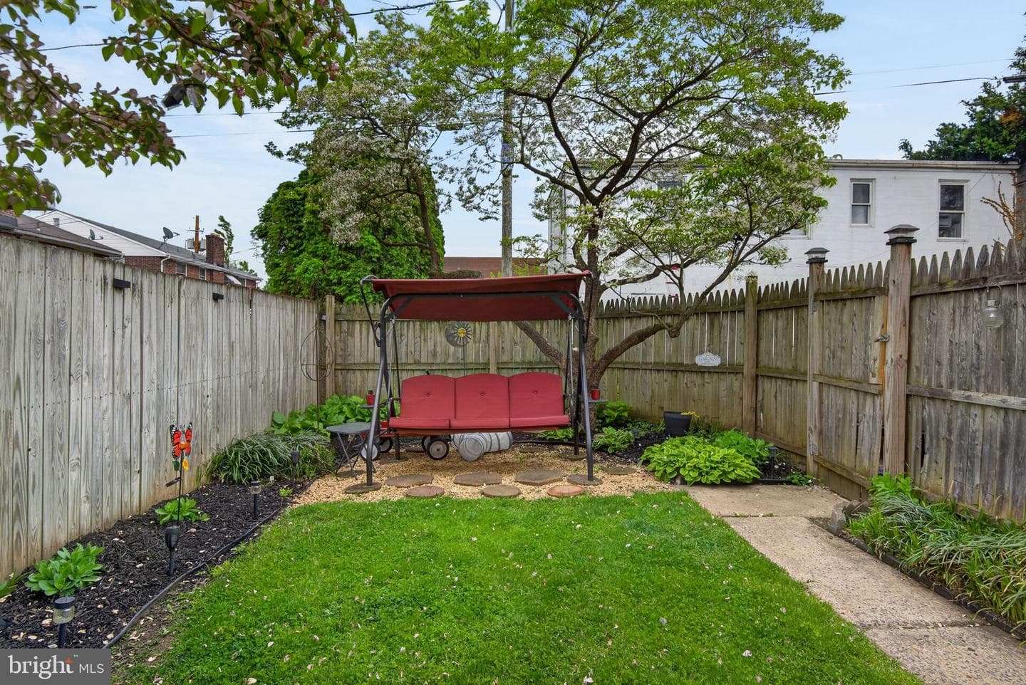844 E Madison Street photo 25