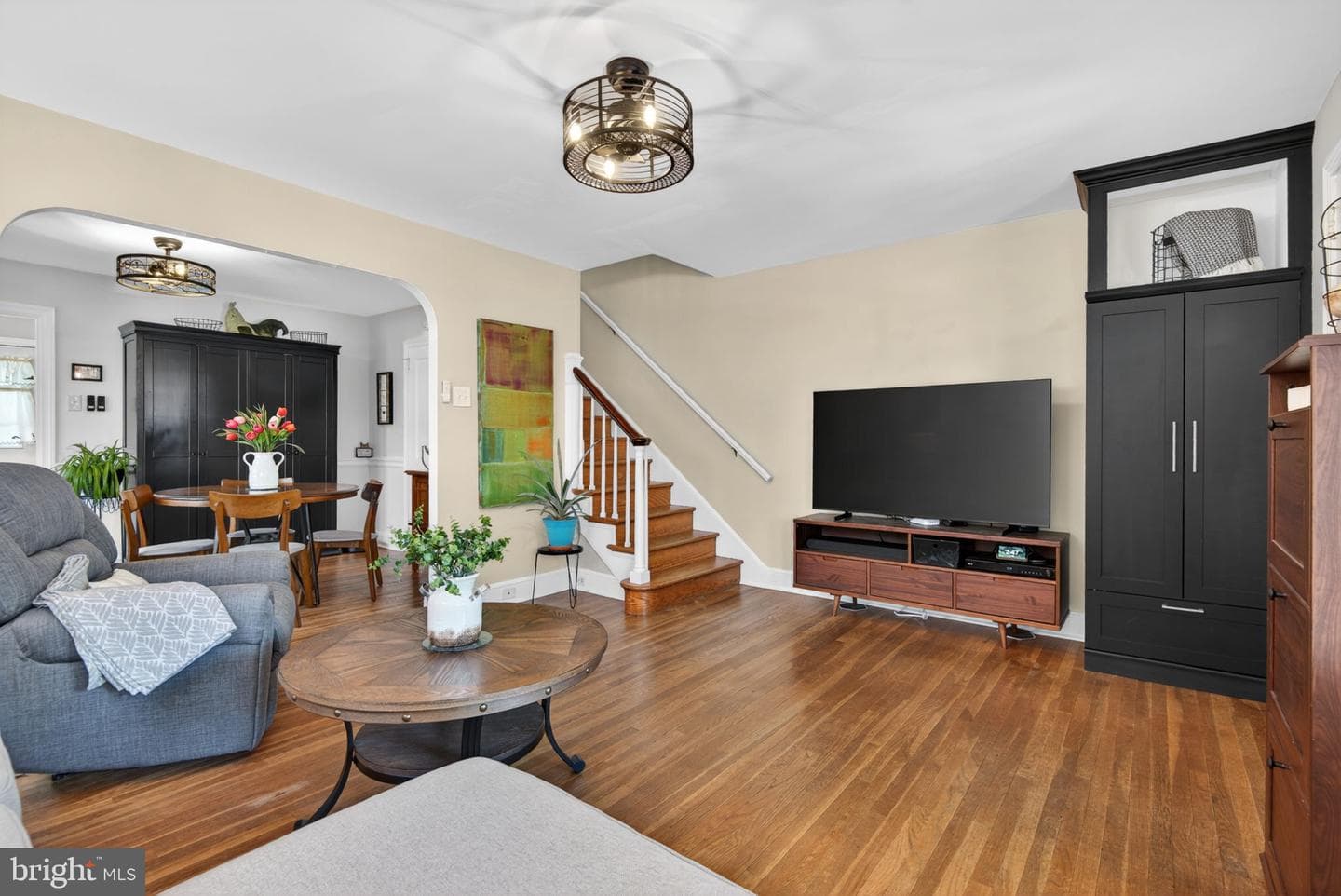 844 E Madison Street photo 6