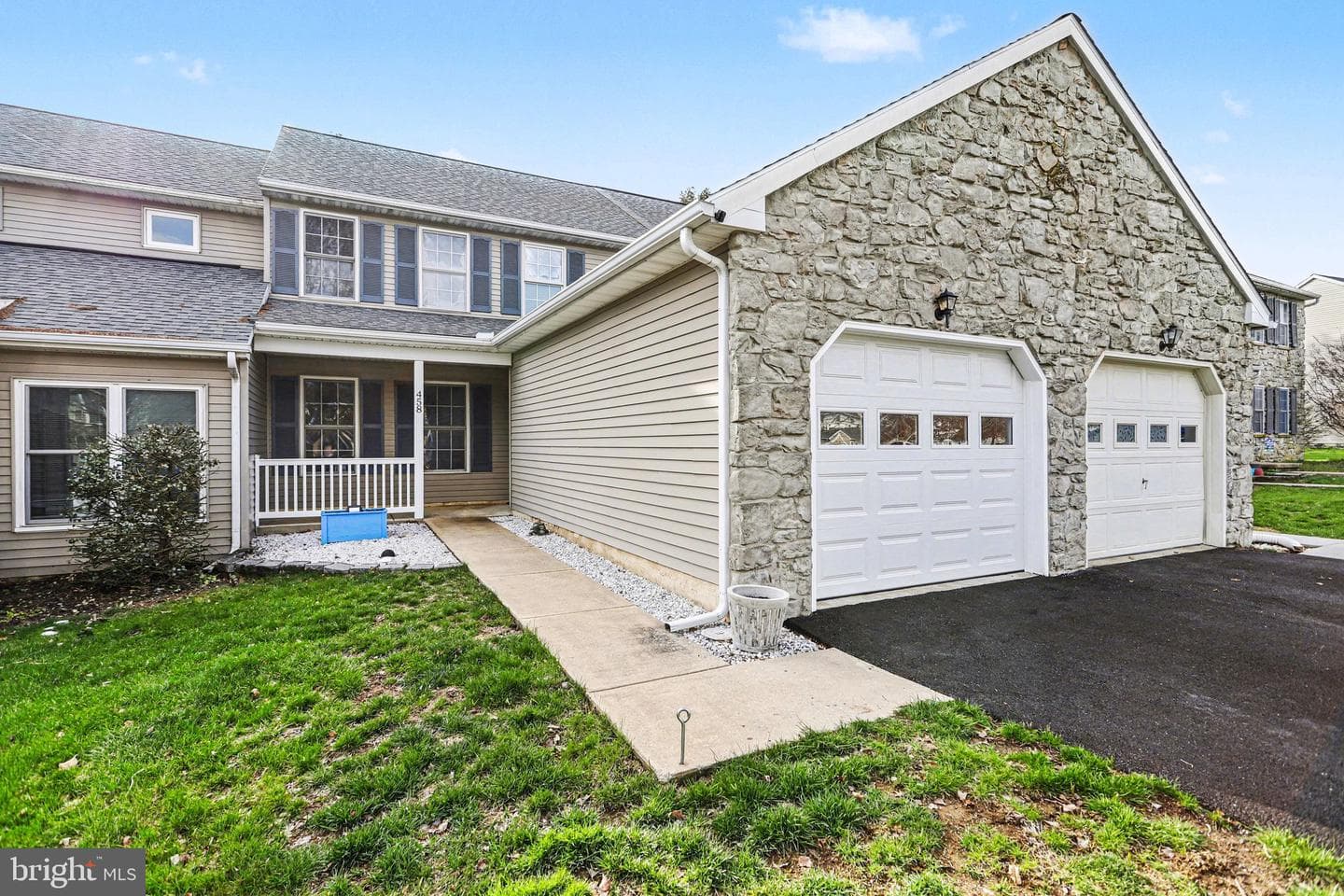 458 Meadowlark Lane photo 4