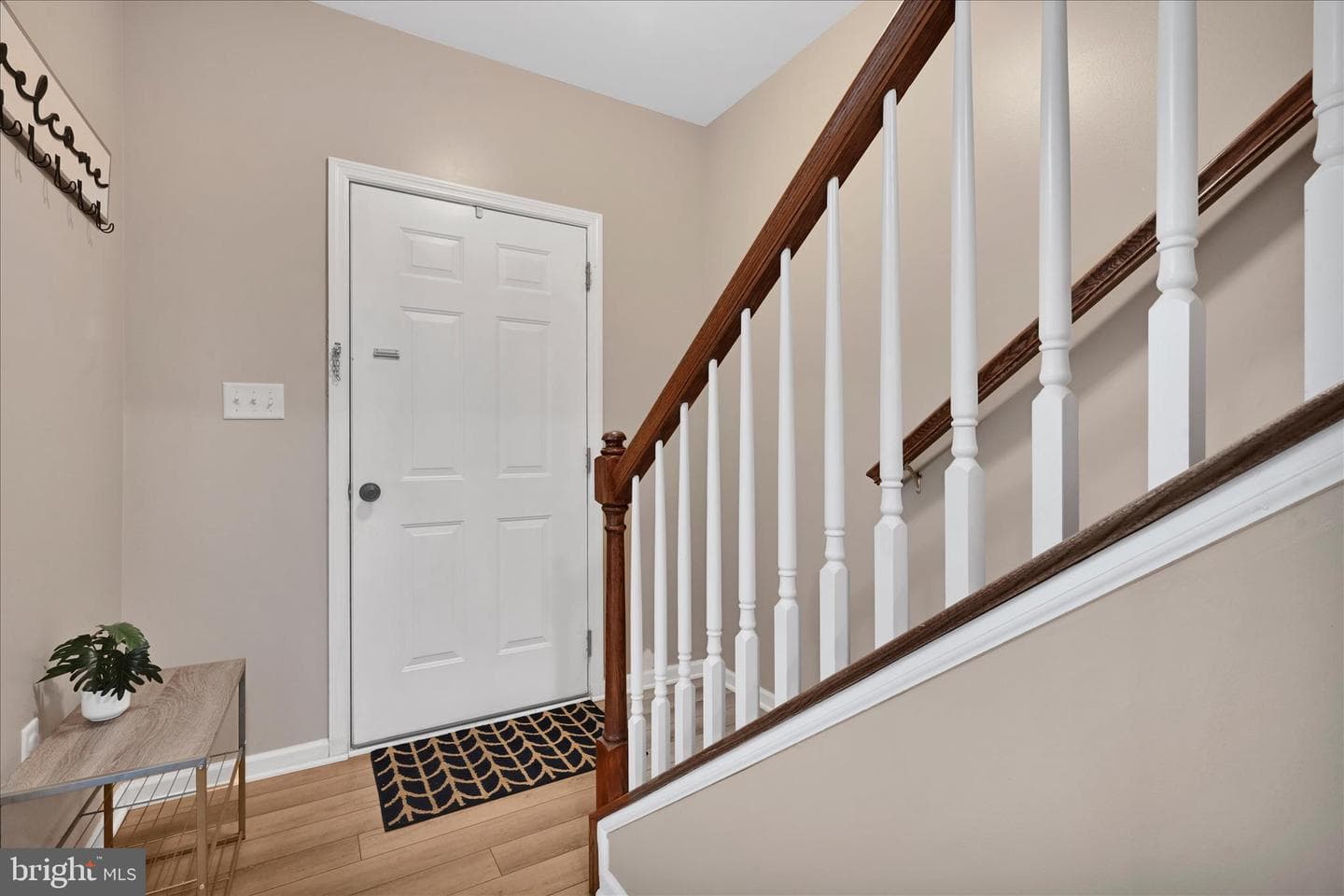 186 N Melhorn Drive photo 9
