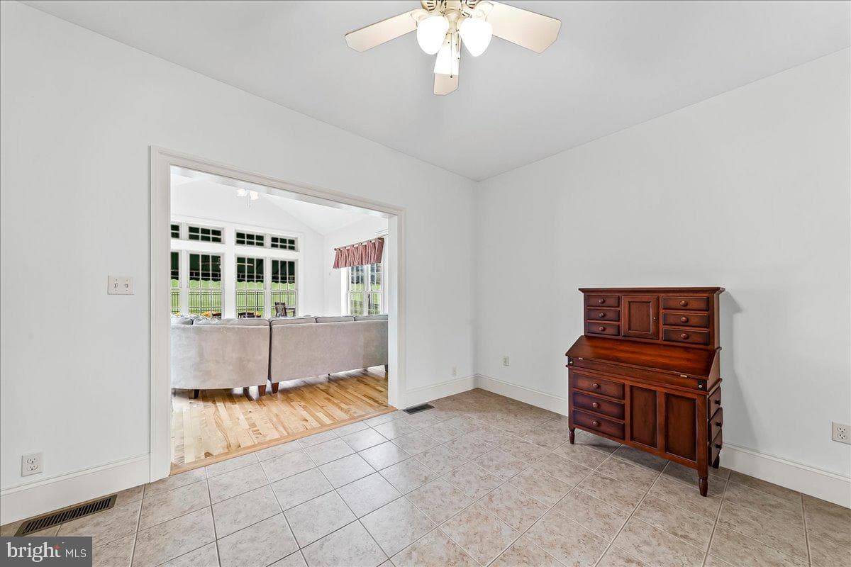 1424 Martin Street photo 11