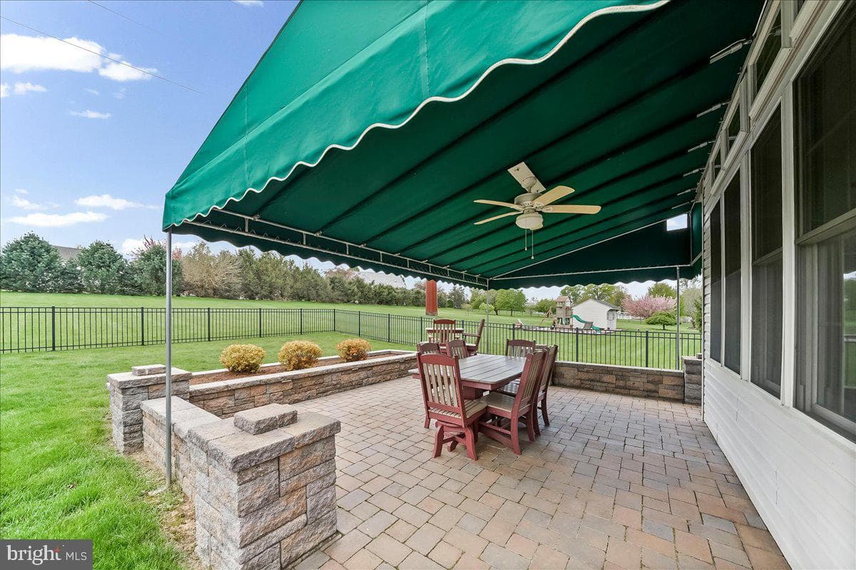 1424 Martin Street photo 34