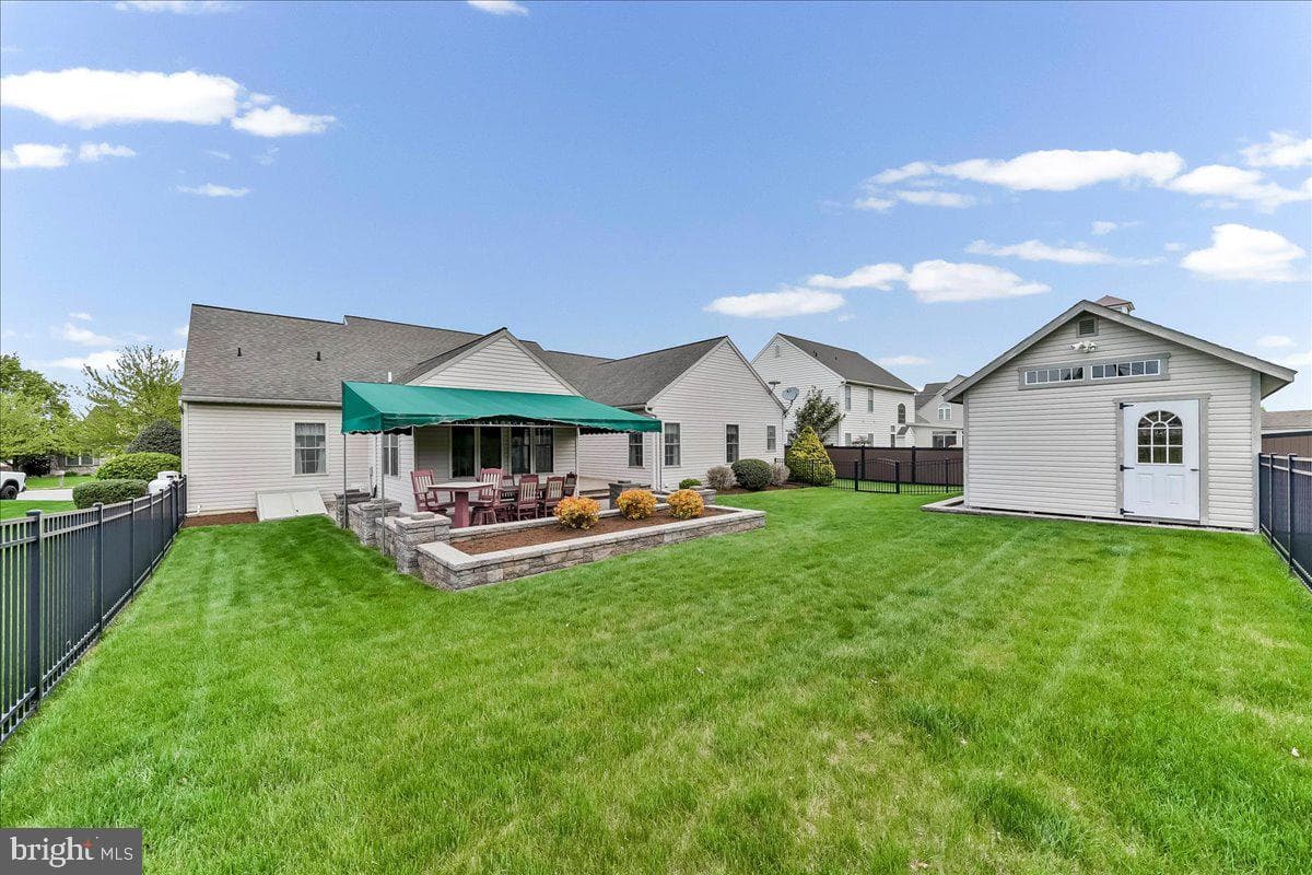 1424 Martin Street photo 35