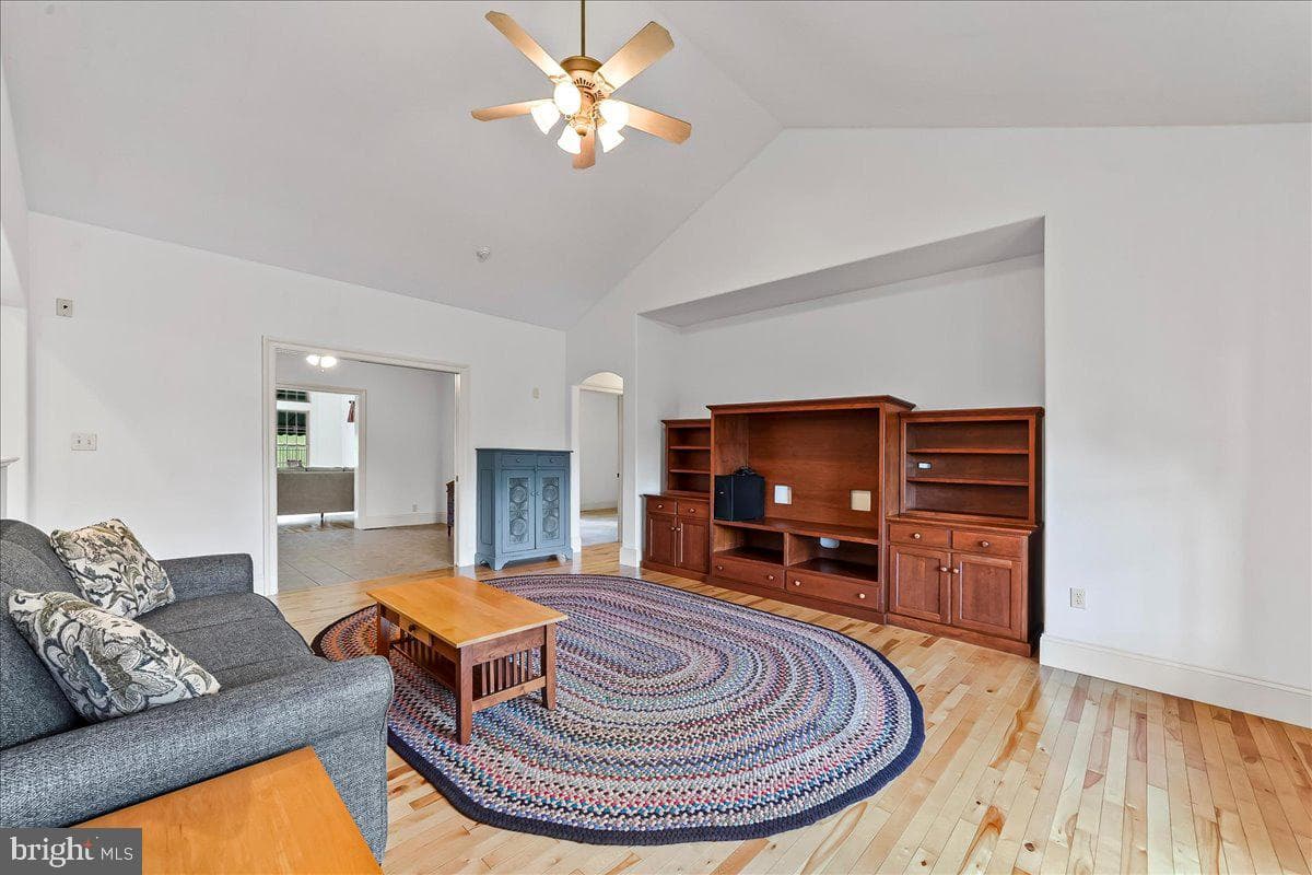 1424 Martin Street photo 5