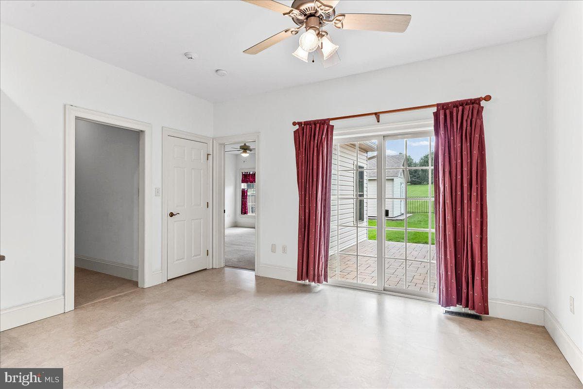 1424 Martin Street photo 9