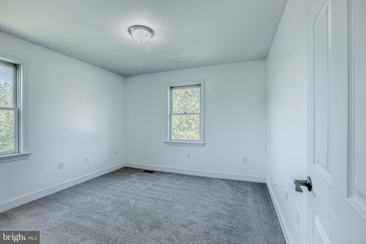 344 W Charlotte Street photo 32