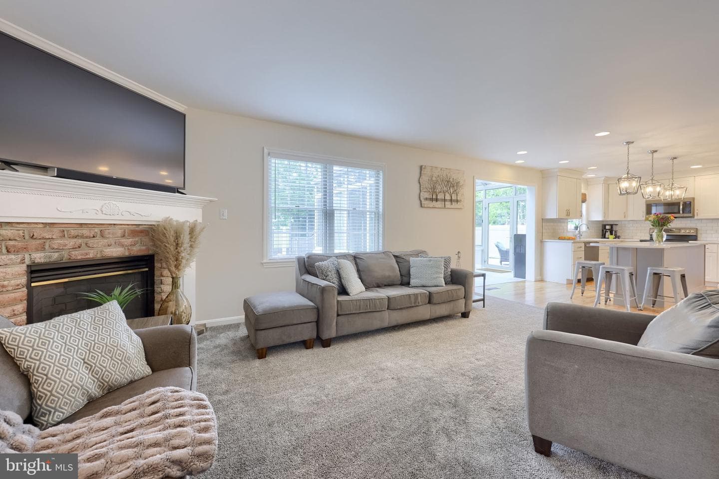 2462 Carriage Drive photo 19