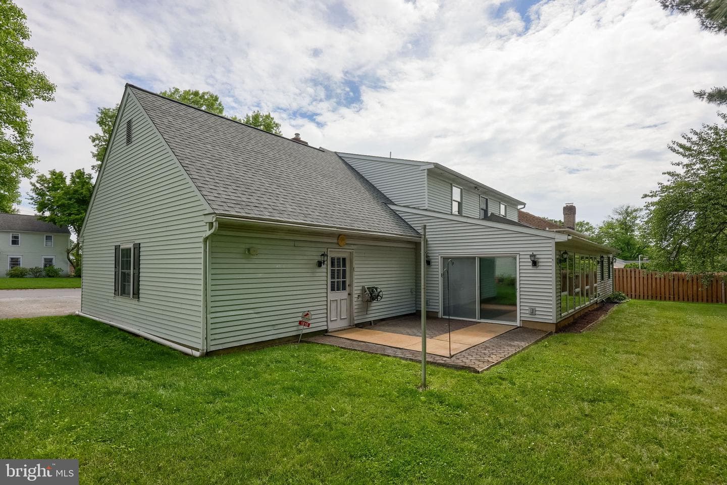 1816 Beverly Drive photo 8