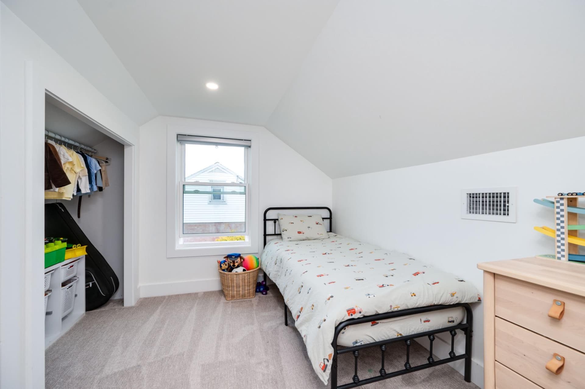 520 Elm Street photo 20