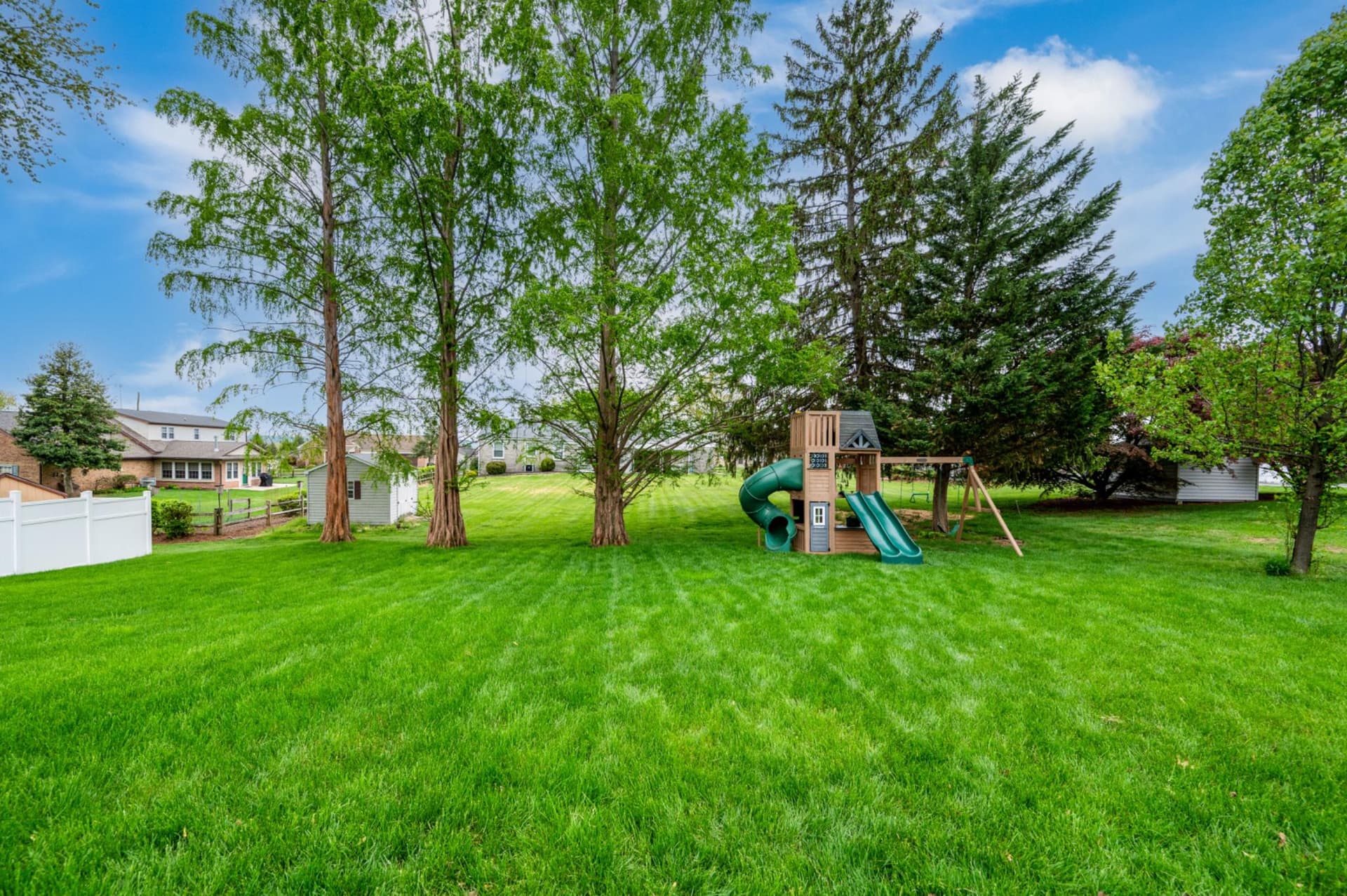 520 Elm Street photo 34