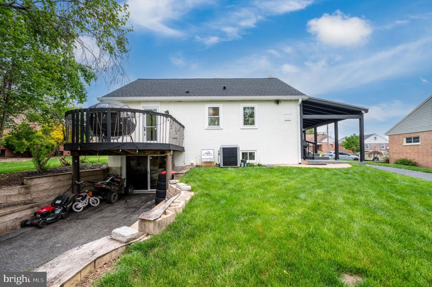 520 Elm Street photo 36