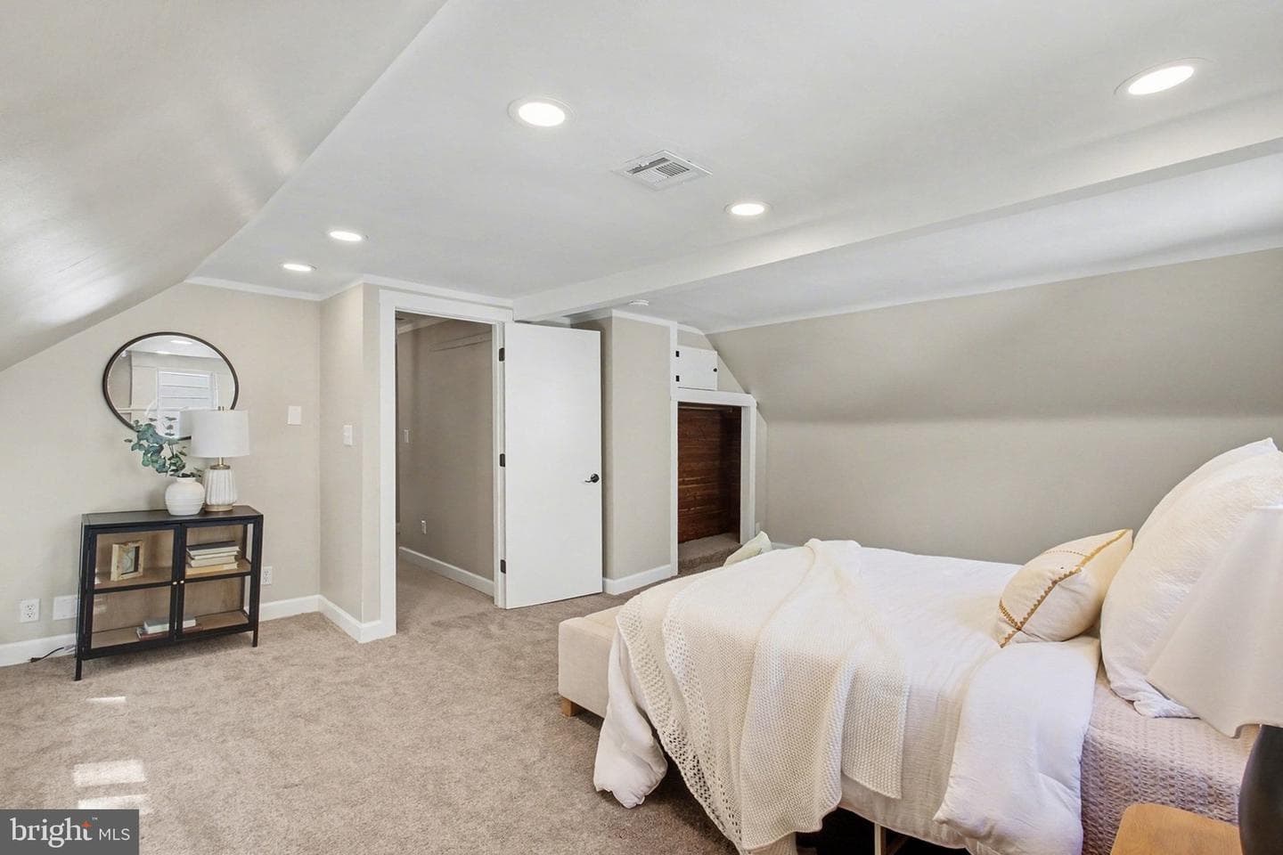 922 N Old Road photo 18