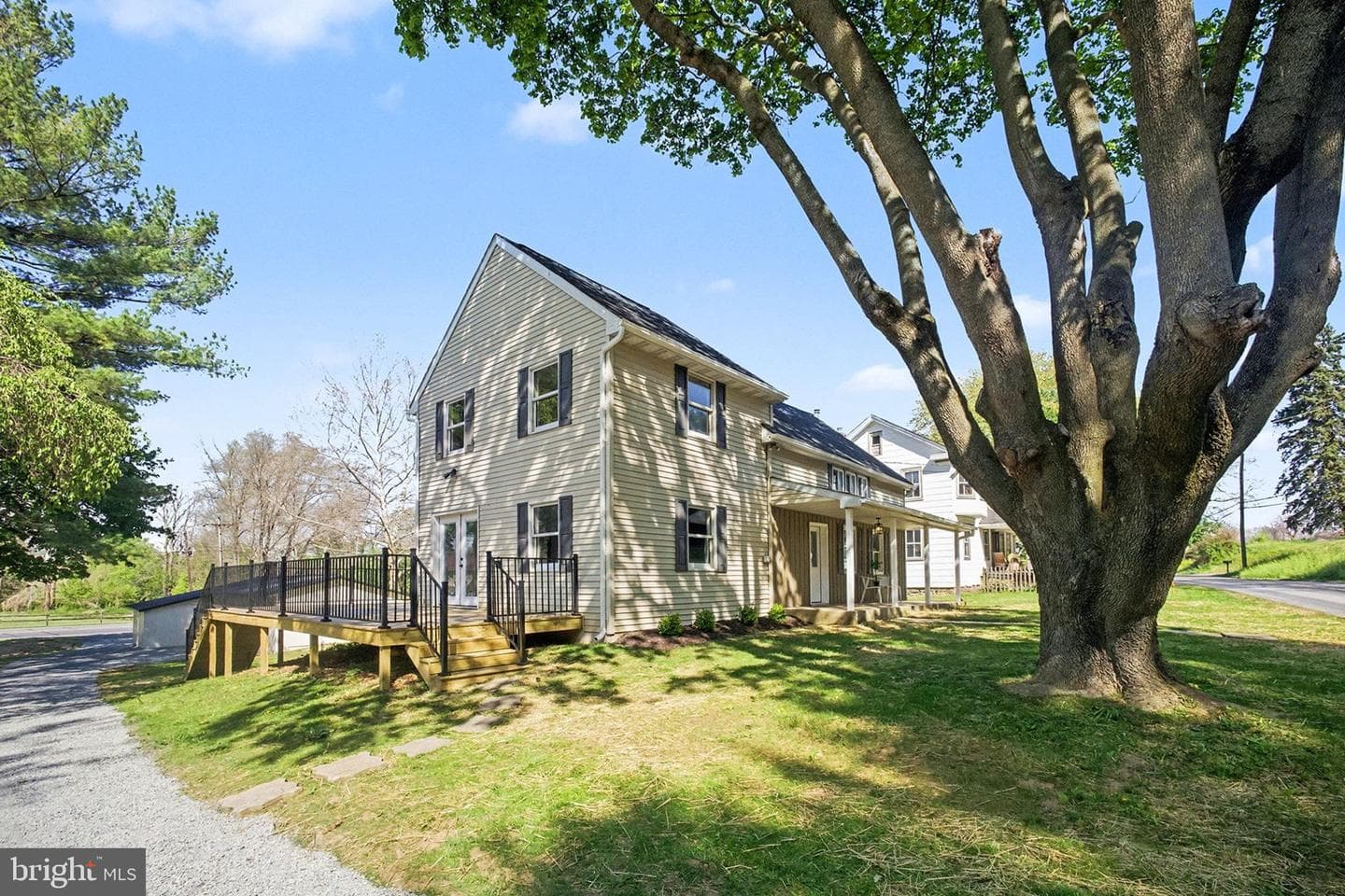 922 N Old Road photo 4