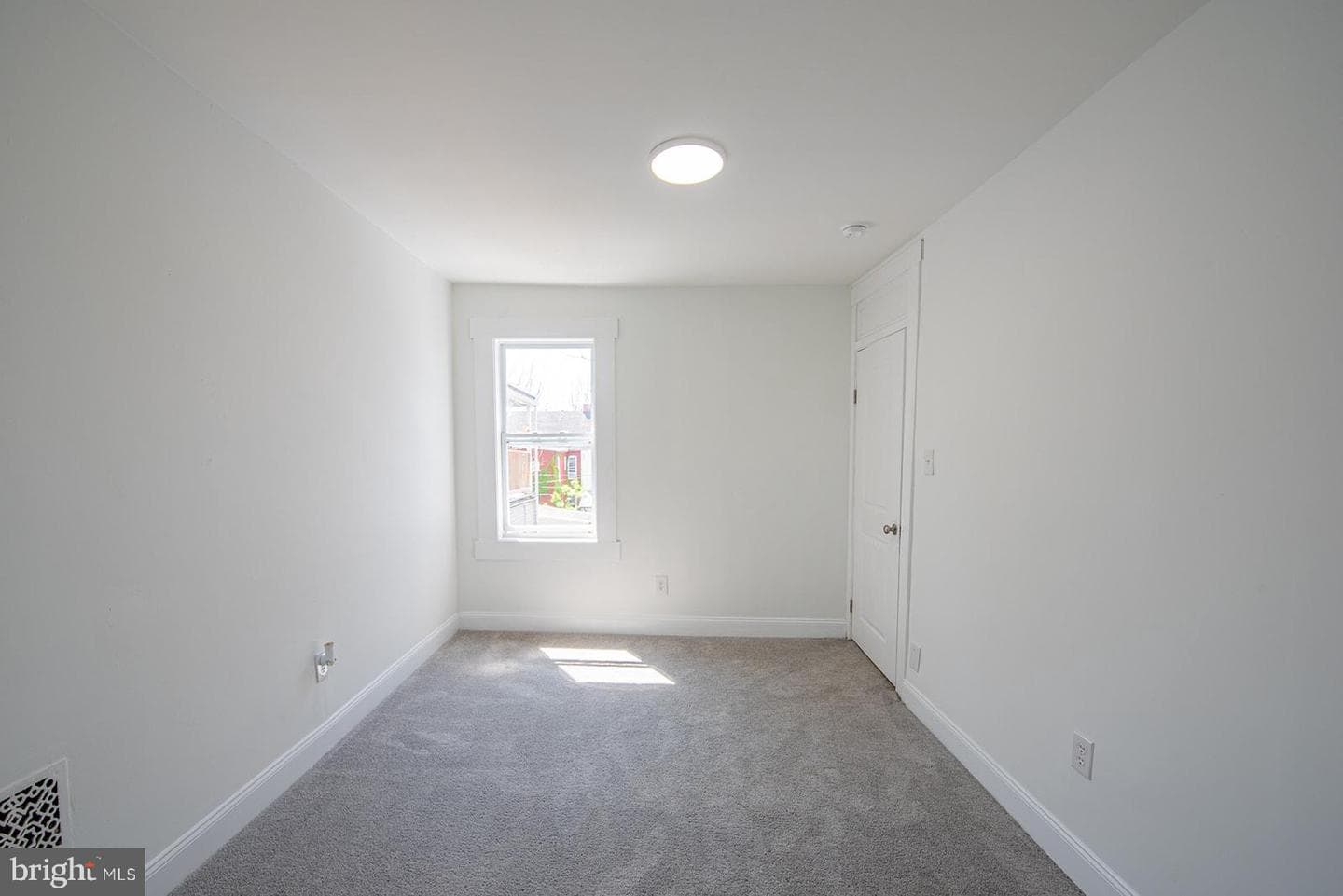 676 Columbia Avenue photo 13