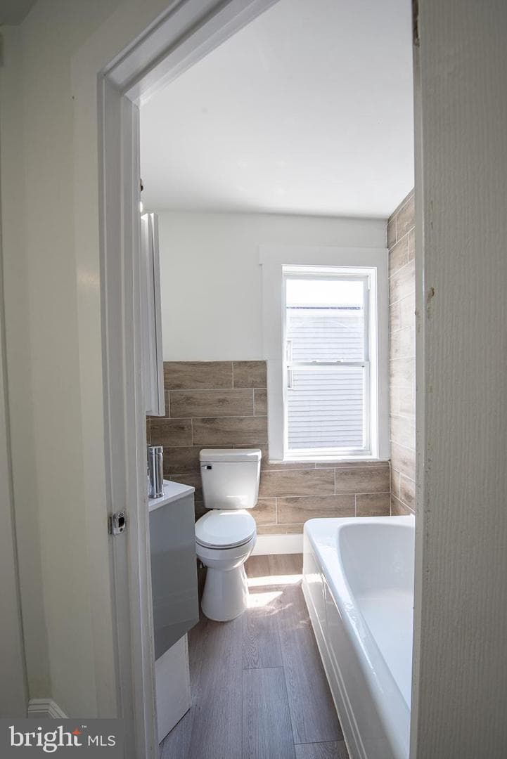 676 Columbia Avenue photo 23