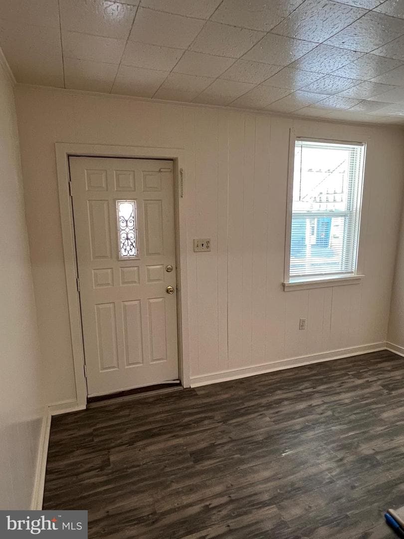 547 Manor Street photo 7