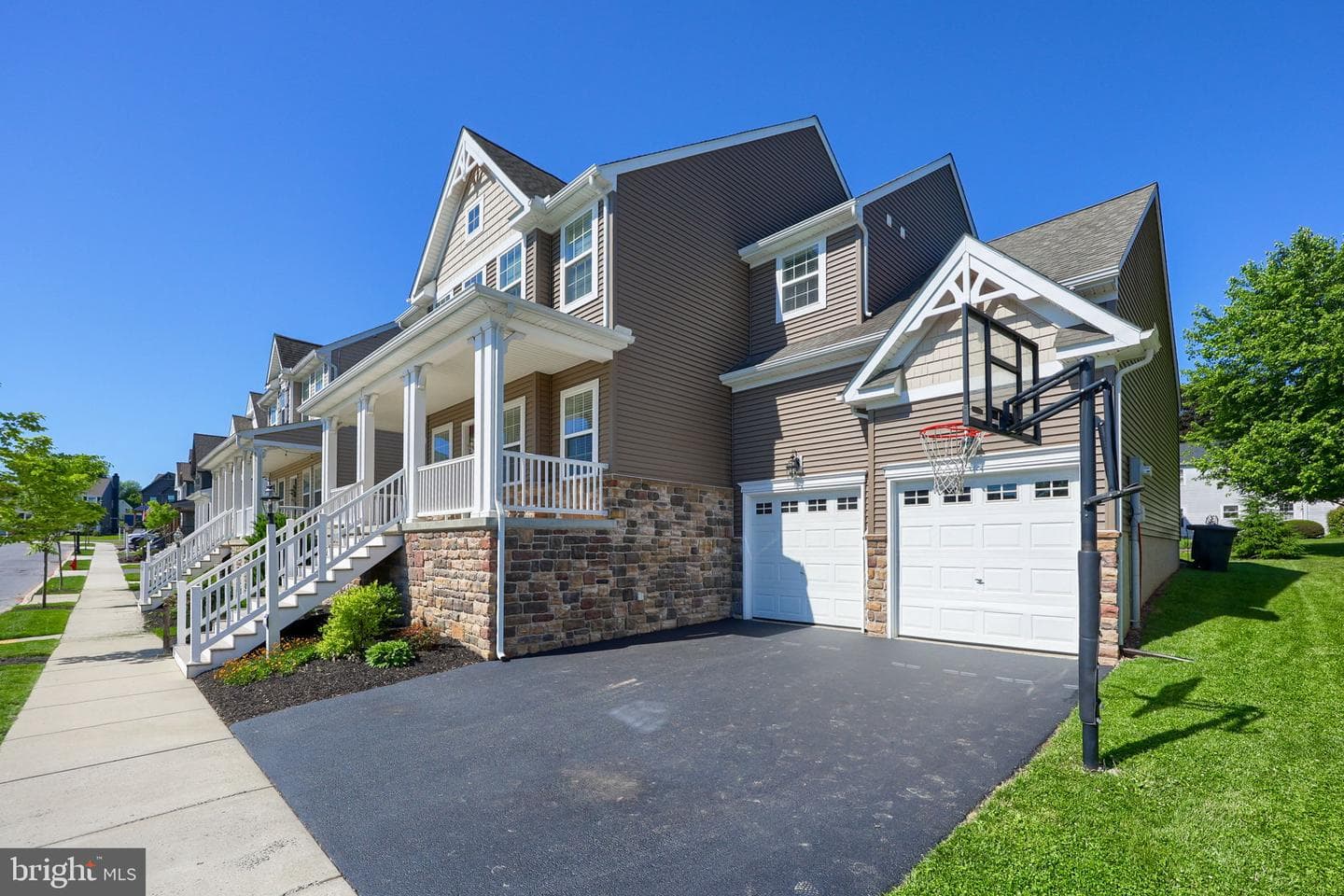 892 Fenton Avenue photo 45