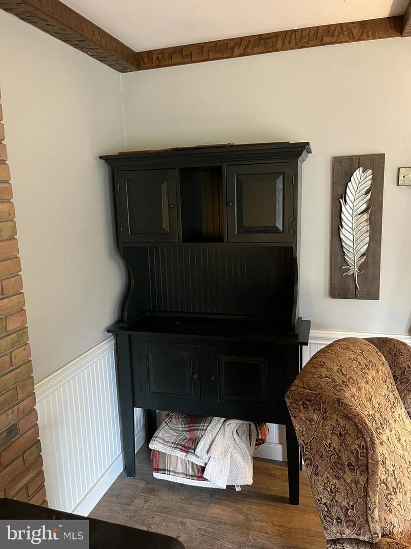 213 Tobacco Road photo 13