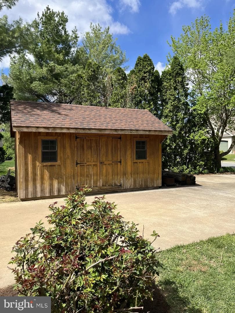 213 Tobacco Road photo 54