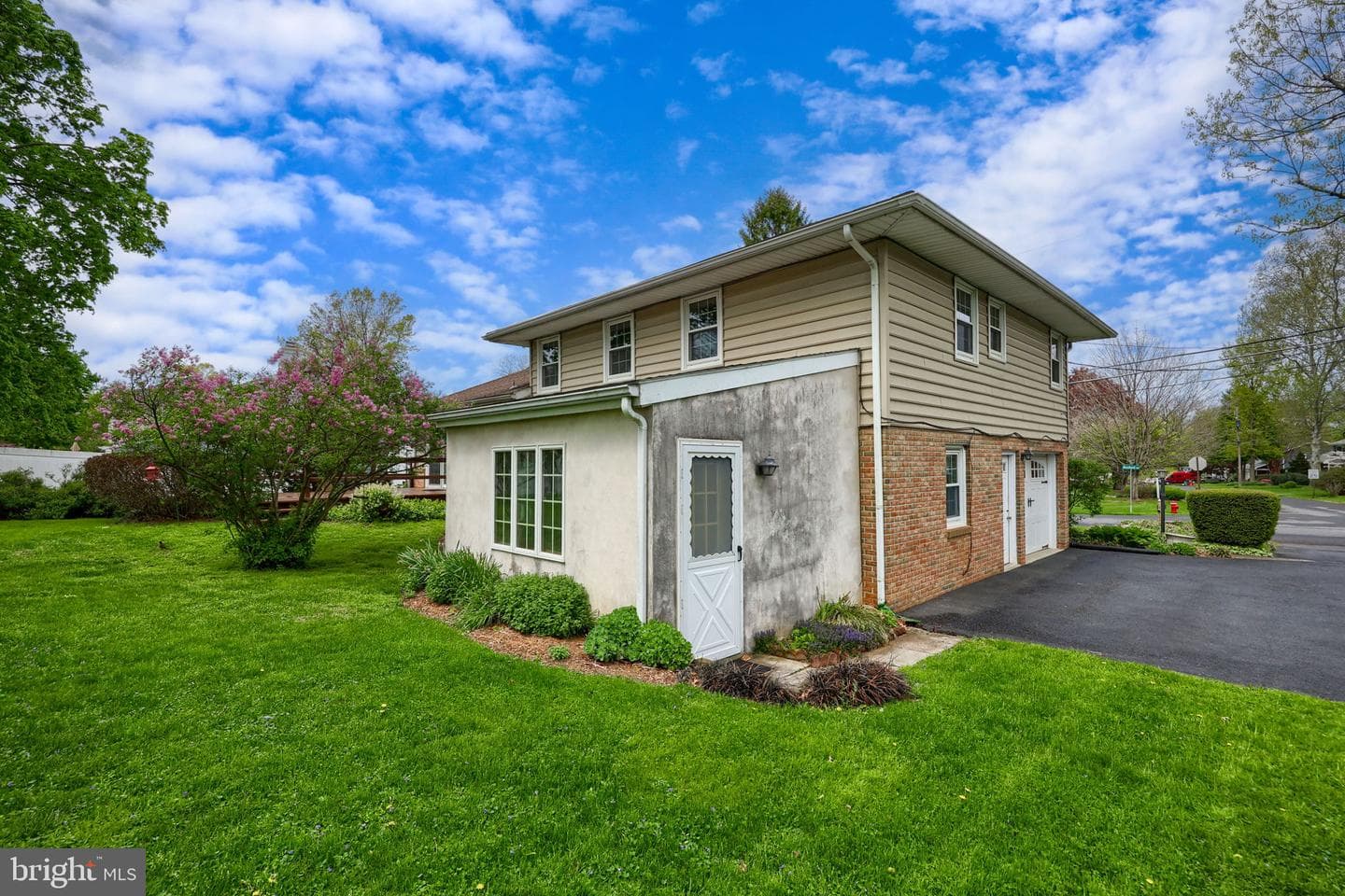 33 Woodland Avenue photo 48
