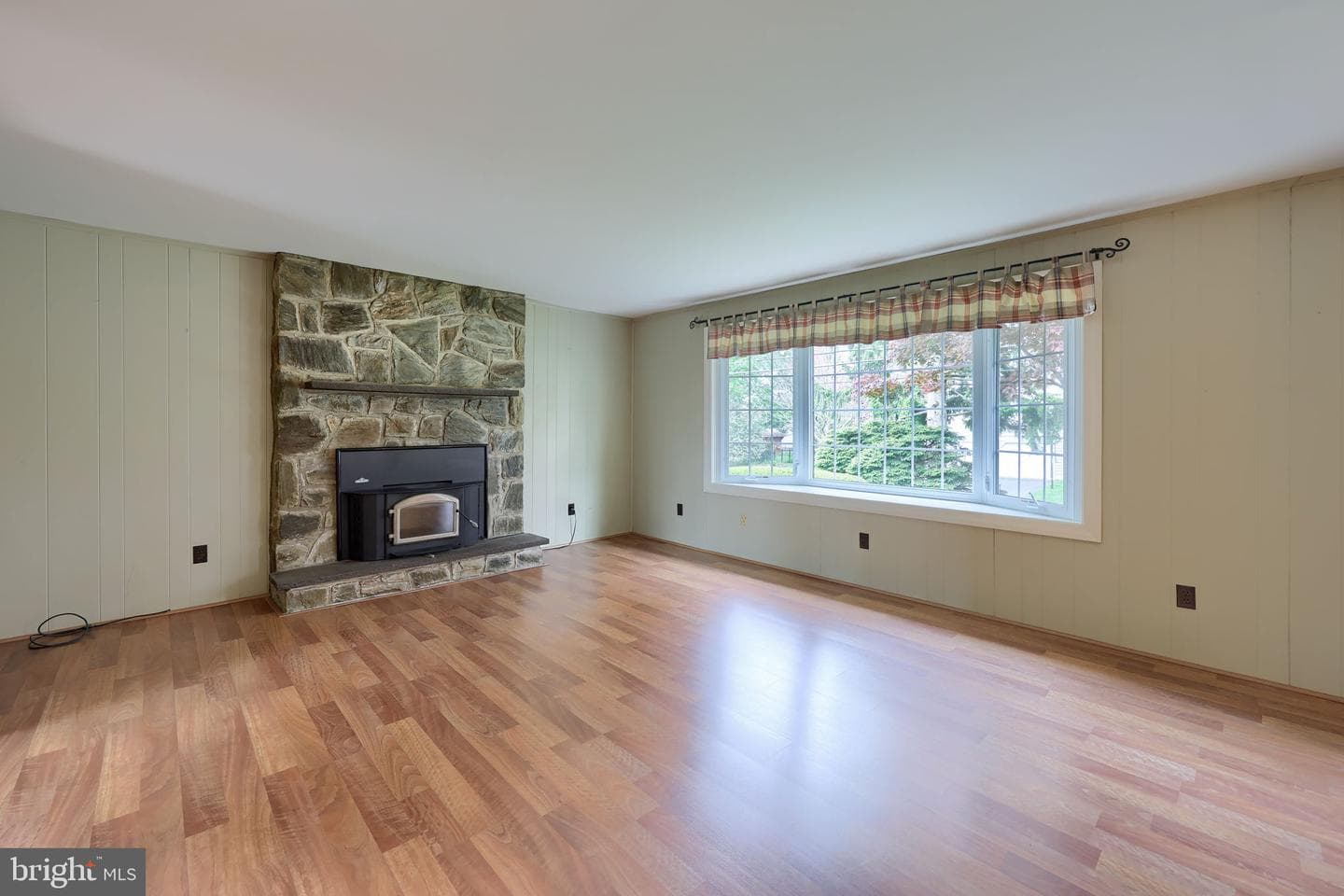 33 Woodland Avenue photo 6