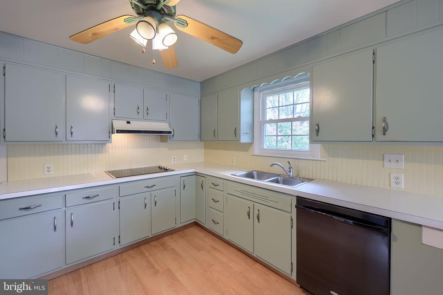 33 Woodland Avenue photo 8