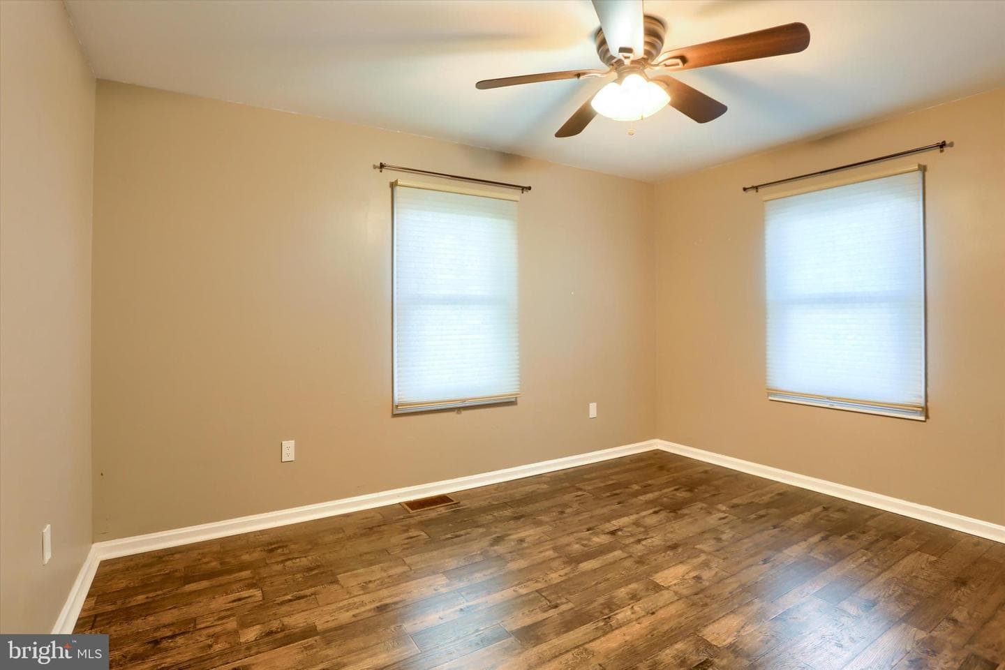 413 Birchland Avenue photo 15