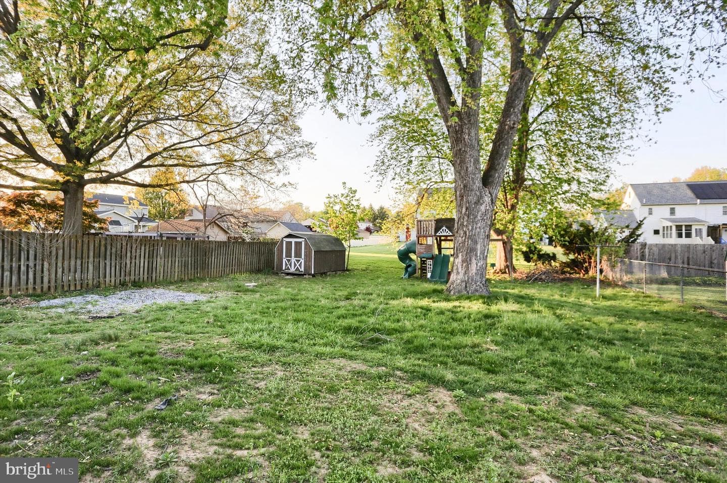 413 Birchland Avenue photo 2