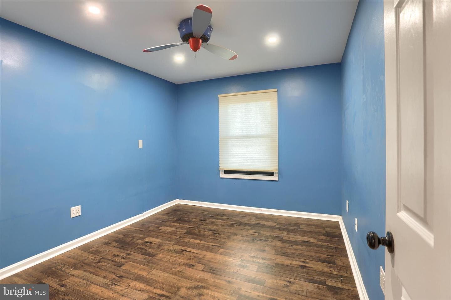 413 Birchland Avenue photo 23