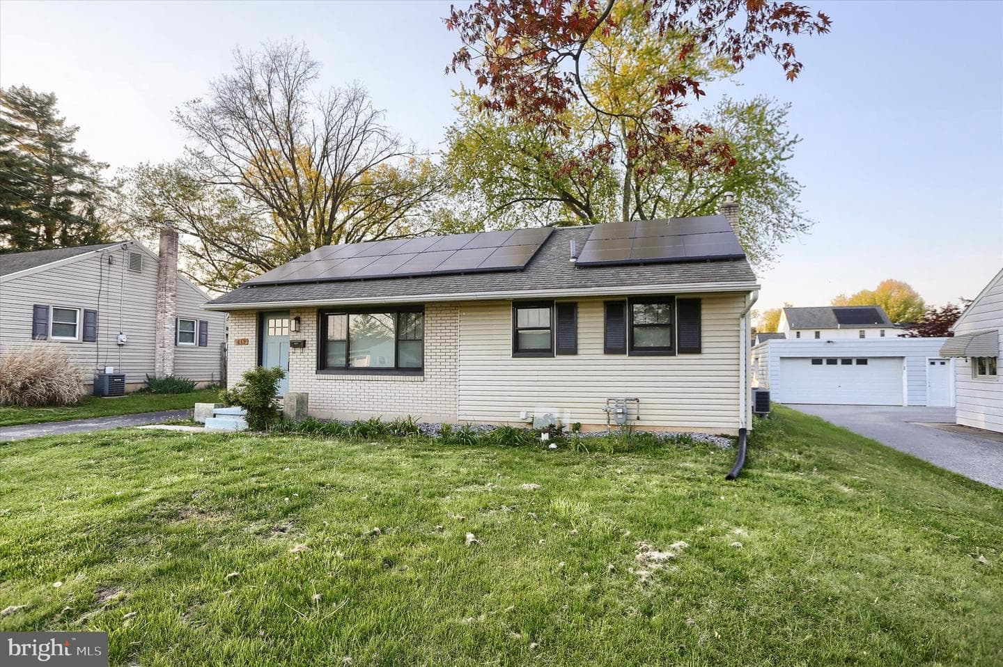 413 Birchland Avenue photo 4
