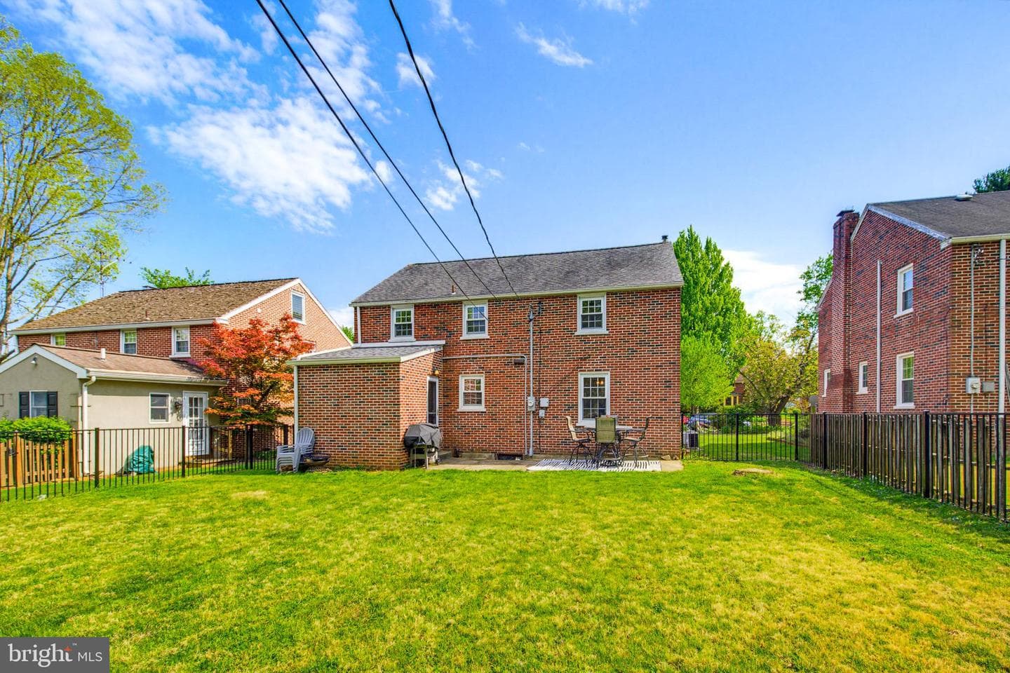 975 Salisbury Court photo 40
